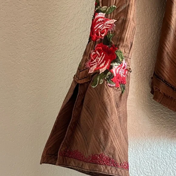 Anthropologie 3J Workshop  Brown Shirt with Pink Floral Details Western - Picture 2 of 9